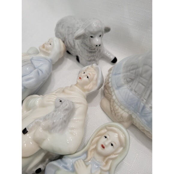 Vintage R O C Nativity Set 10 Blue Cream Jesus Mary Joseph Porcelain - Picture 15 of 15